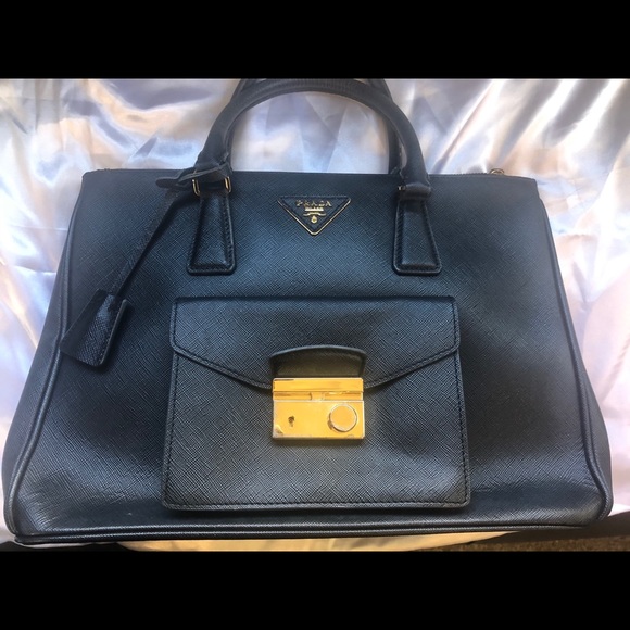 PRADA Saffiano Lux Tote in Caviar Black - Picture 1 of 2